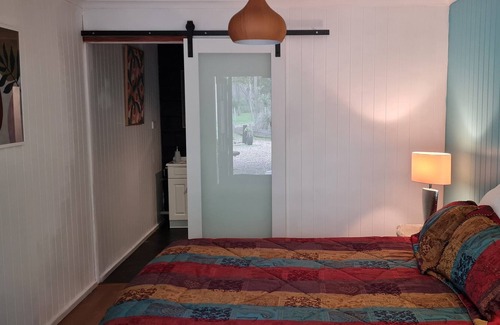 Yandaran Appartement | Mudhouse Manor - The Studio. Unique rural experience. Pet friendly.