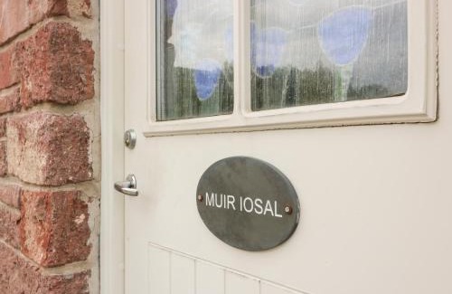 Murthly Maison | Muir Iosal