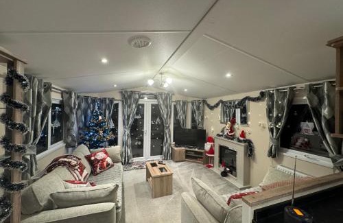 Crowle Maison | Mulberry Heaven - Clearwater