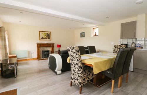 Tunstall Maison | Mulberry Manor