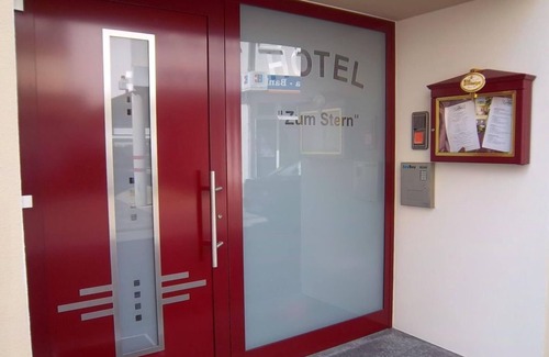 Schweich Maison | Multi-bed room with shower and WC - Hotel "Zum Stern"