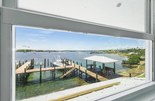 Green Turtle Cay Maison | Multi-family compound w dockage & private pool