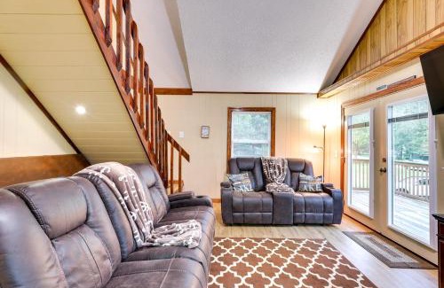 Russellville Maison | Multi-Level Bonneau Cabin Walk to Lake!