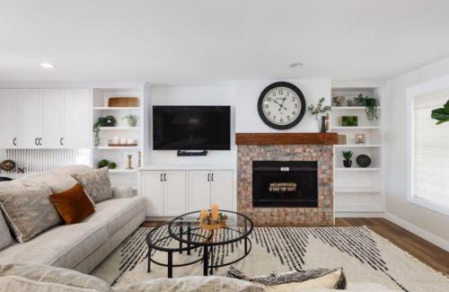 Paradise Valley Village Maison | Multi-Million Dollar Estate, Pickle Ball, Heated Pool