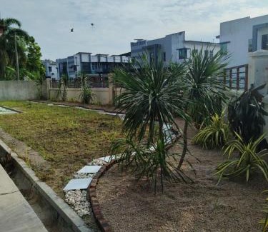 Pulai Maison | Mummy Homestay Pulai