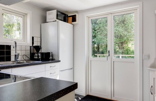 Asarum Maison | Munkhalla Utsikten by Interhome