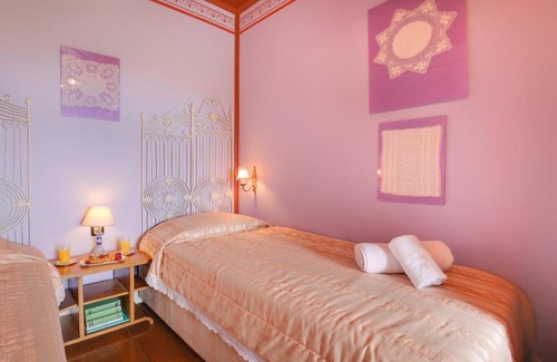 Faraklata Hôtel | Museum Hotel George Molfetas
