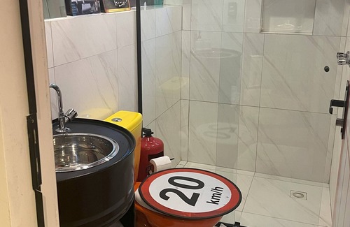 Cascavel Cabine | music themed hut