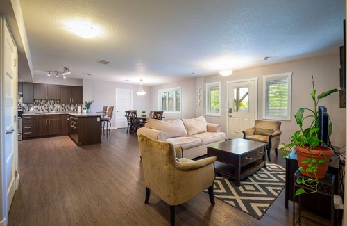 Athabasca Maison | Muskeg Creek Suite