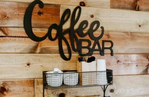 Muskogee Maison | Muskogee Guest FavoriteHuge YardCoffee Bar!