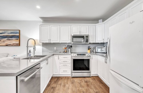 Port Stanton Cottage | Muskoka Retreat-Sparrow L. Clean Reno'd CAC Sunsets Shallow sandy entry Sleeps 8