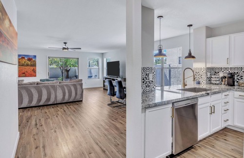 Mirador Estates Maison | MUST SEE! Large 3-Bedroom Home in Downtown Gilbert