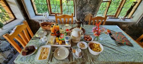 Western Region Maison | Mutolere Coffee Pot Guest Houses