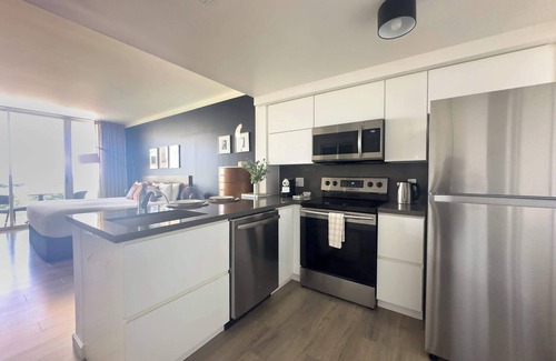 Coconut Grove Appartement | New Listing!! Front Sea Views. Full Kitchen, FREE Parking, Pool, Wi-Fi