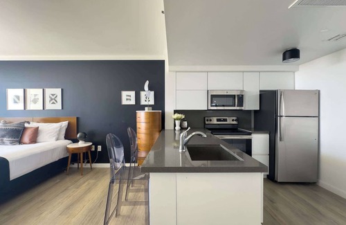 Coconut Grove Appartement | New Listing!! Sea Views. Redesigned, Parking, Pool