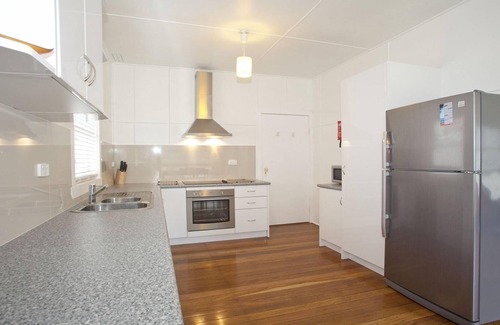 North Creek Maison | My Blue Heaven - Dog Friendly - Perfect Beach Side Cottage
