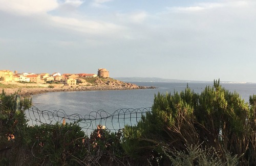 Portoscuso Villa | Mon refuge fleuri dans les vagues