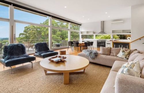 Merricks North Maison | Myers Road Villa + Retreat - Solar Pool, Fireplace