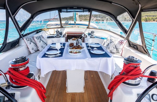 Tourlos Location De Bateaux | Mykonos - Cabine rooms in Luxury sailing yacht