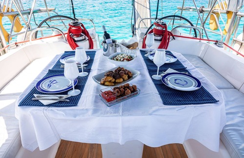 Tourlos Location De Bateaux | Mykonos - Cabine rooms in Luxury sailing yacht