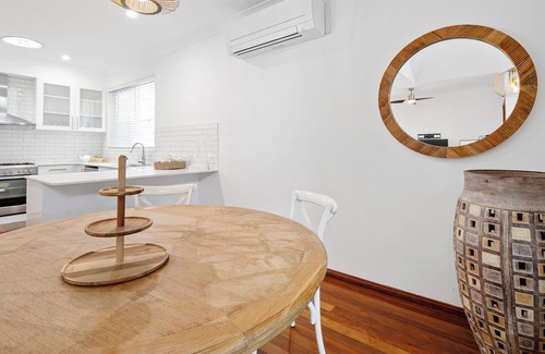 Bardon Maison | Myriams Cottage Pool house in Bardon executive private gorgeous bathroom