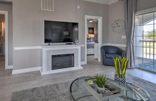 Central Myrtle Beach Appartement | Myrtle Beach Condo Golf Course and Pool View!