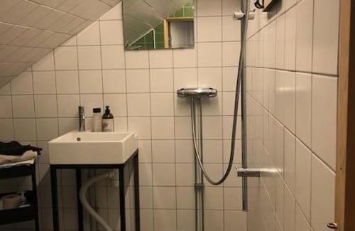 Kivik Appartement | Mysigt men trångt vindsrum i Svinaberga!