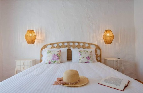 Sines Lit Et Petit-Déjeuner | MyStay - Herdade do Vale da Abelheira Flores bedroom