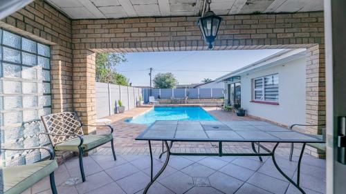 Goodwood Maison | MyZen Guest House -5min to Canal Walk Mall & 5min to Grand West Cassino