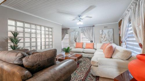 Goodwood Maison | MyZen Guest House -5min to Canal Walk Mall & 5min to Grand West Cassino