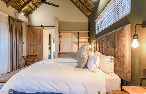 Beestekraal Cabine | Mziki Safari Lodge