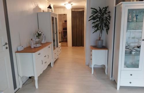 Saeveland Appartement | Nær sentrum skog å strand