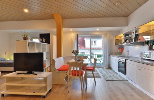 Neckarhausen Appartement | Nürtingen: spacieux appartement de style loft entre vergers et Neckar