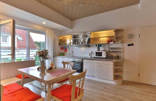 Neckarhausen Appartement | Nürtingen: spacieux appartement de style loft entre vergers et Neckar