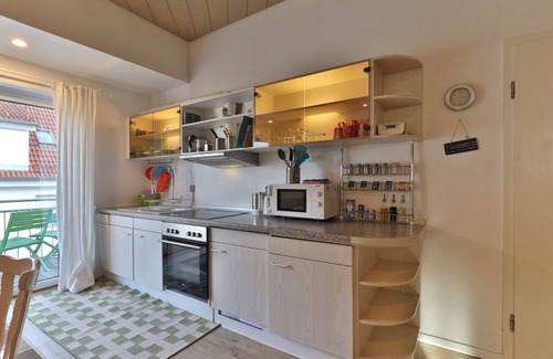 Neckarhausen Appartement | Nürtingen: spacieux appartement de style loft entre vergers et Neckar