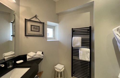 Avignon City Centre Maison | N15 Les Confidences - Chambre d'hotes