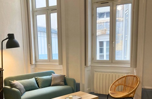 Besancon Old Town Appartement | -n°26- Studio Calme et Lumineux Cœur de Ville