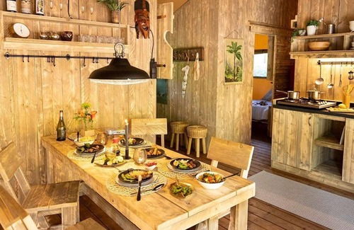 Mol Cabine | Glamping tent with living room, kitchen and sanitary facilities