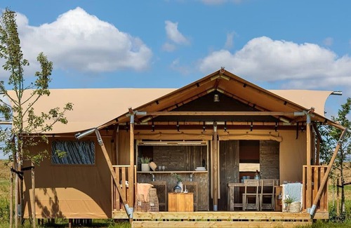 Mol Cabine | Glamping tent with living room, kitchen and sanitary facilities
