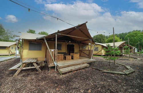 Municipality of Amstelveen Cabine | Glamping tent with 3 bedrooms and a terrace