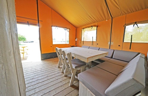 Biddinghuizen Cabine | Glamping tent with 3 bedrooms and a terrace