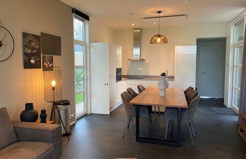 Kaatsheuvel Maison | Chalet with 3 bedrooms and a terrace
