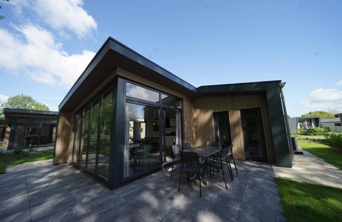 Kaatsheuvel Maison | Chalet with 3 bedrooms and a terrace