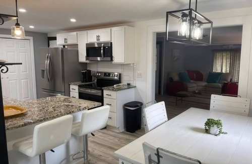 Sea Breeze Maison | N/Lake Ontario - 3BR Home Near Beach & Seabreeze