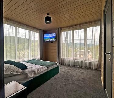 Palyanytsya Maison | N V New View