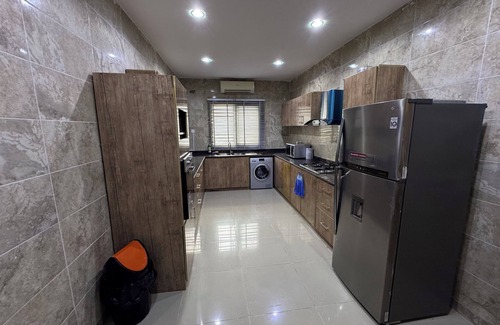 Lekki Phase 1 Appartement | Luxury 3bd waterfront, Penthouse Apartment on Admiralty Lekki-ikoyi w/Pool&Gym