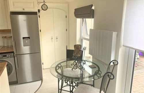 Naas Chalet De Ski | Naas 2 Bedroom Back Garden Escape