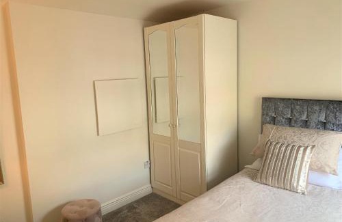 Naas Chalet De Ski | Naas 2 Bedroom Back Garden Escape