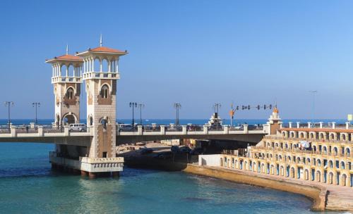 Alexandria Appartement | Nabeel Homes - Panoramic Seaview Condo in Stanley