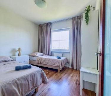 Gdansk Appartement | Nad stawem, dwupoziomowy, 6 łóżek, parking, zielona okolica